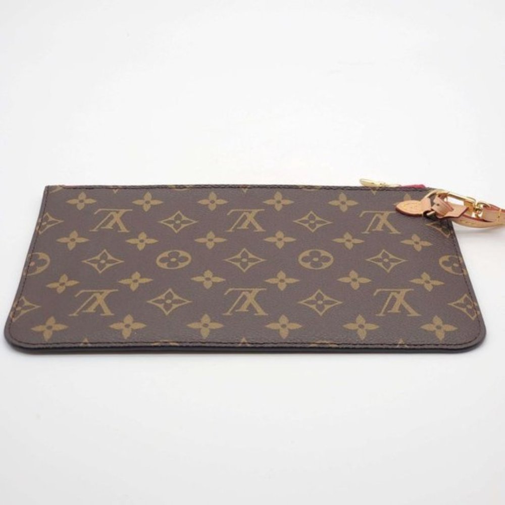 Authentic Louis Vuitton Wristlet / Clutch Monogram - Picture 4 of 13